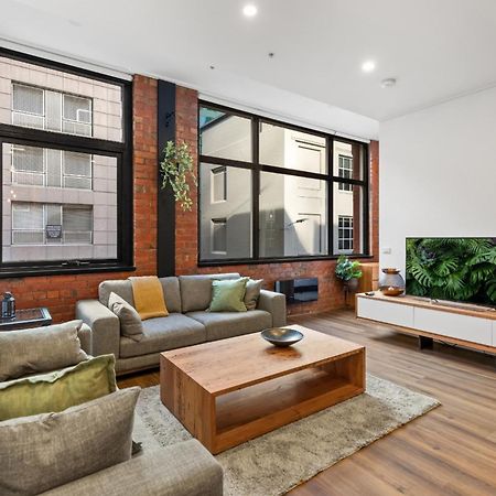 1-Bed Warehouse Conversion In Melbourne Cbd Lägenhet Exteriör bild