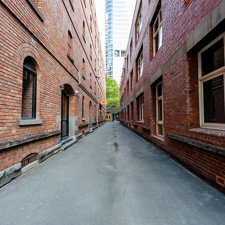 1-Bed Warehouse Conversion In Melbourne Cbd Lägenhet Exteriör bild