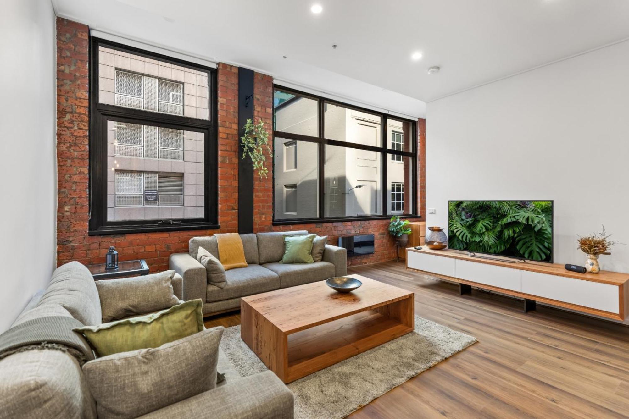 1-Bed Warehouse Conversion In Melbourne Cbd Lägenhet Exteriör bild