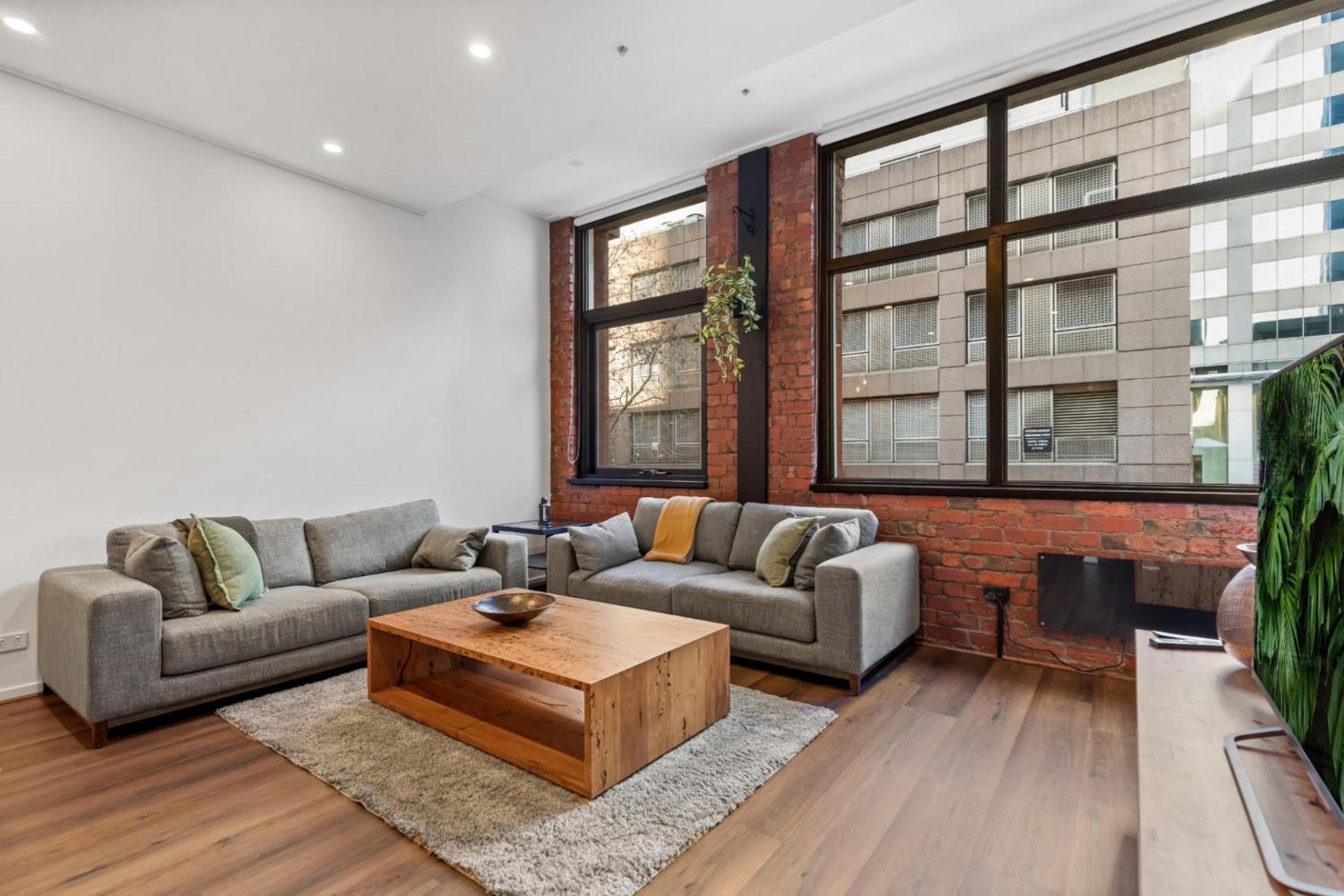 1-Bed Warehouse Conversion In Melbourne Cbd Lägenhet Exteriör bild