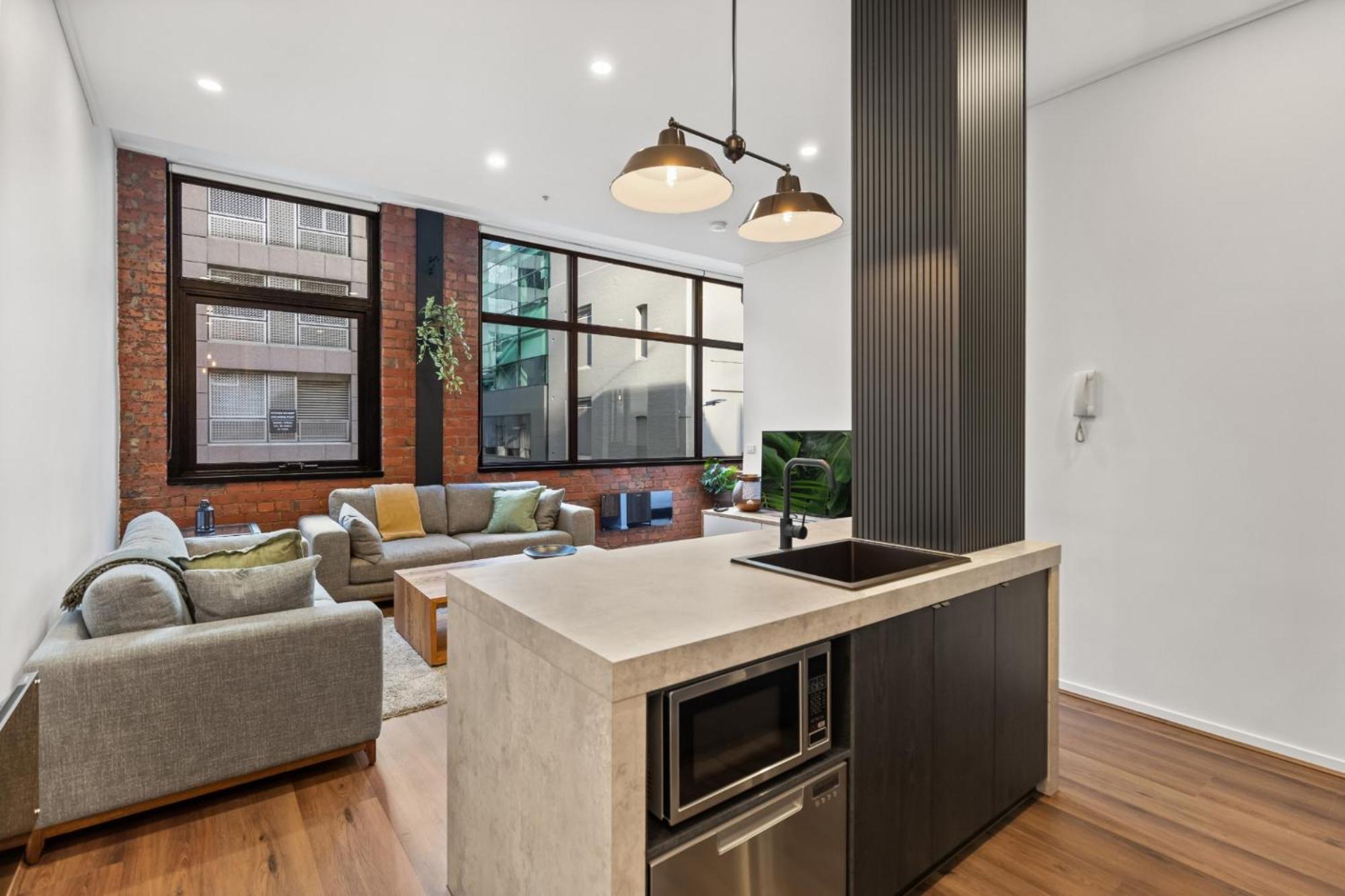 1-Bed Warehouse Conversion In Melbourne Cbd Lägenhet Exteriör bild